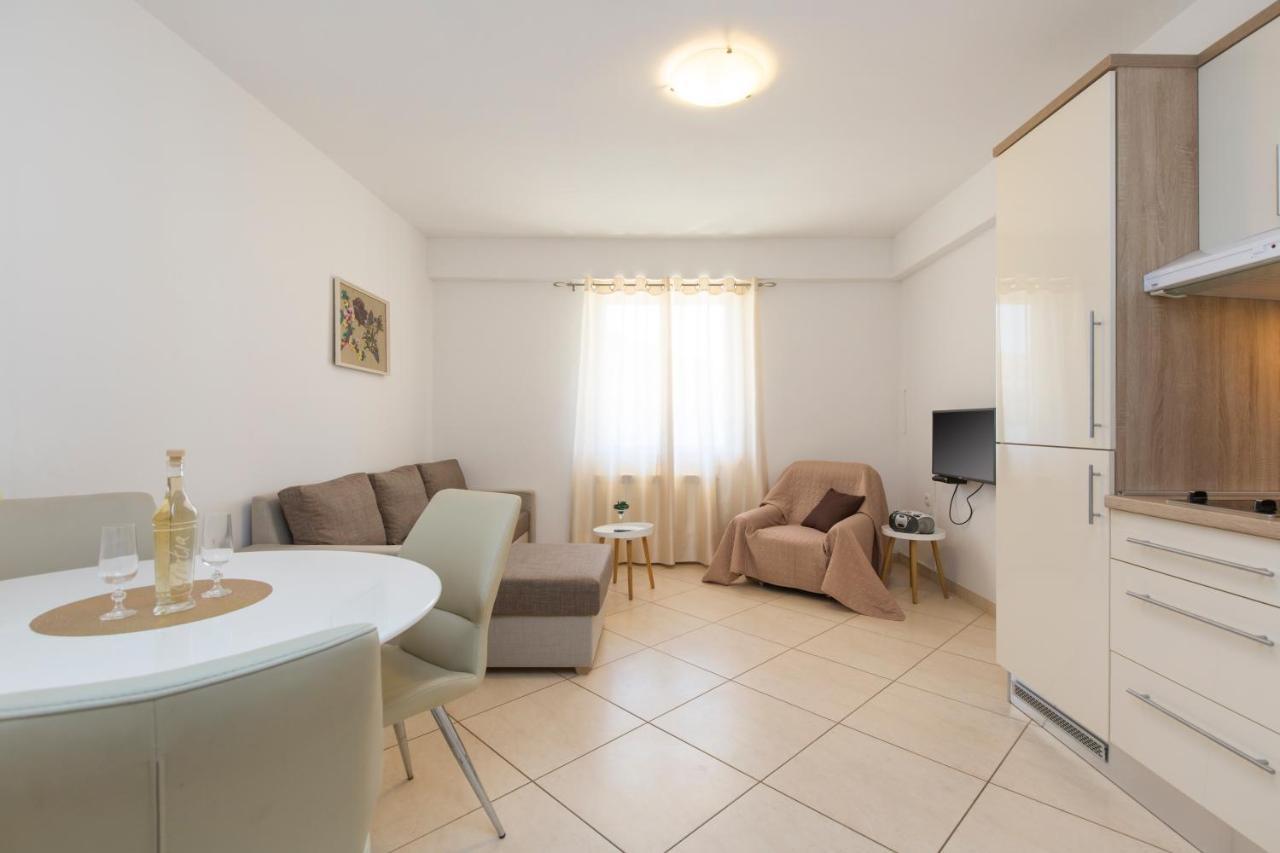 Apartmani Xenia & Desiderio Buzet Dış mekan fotoğraf