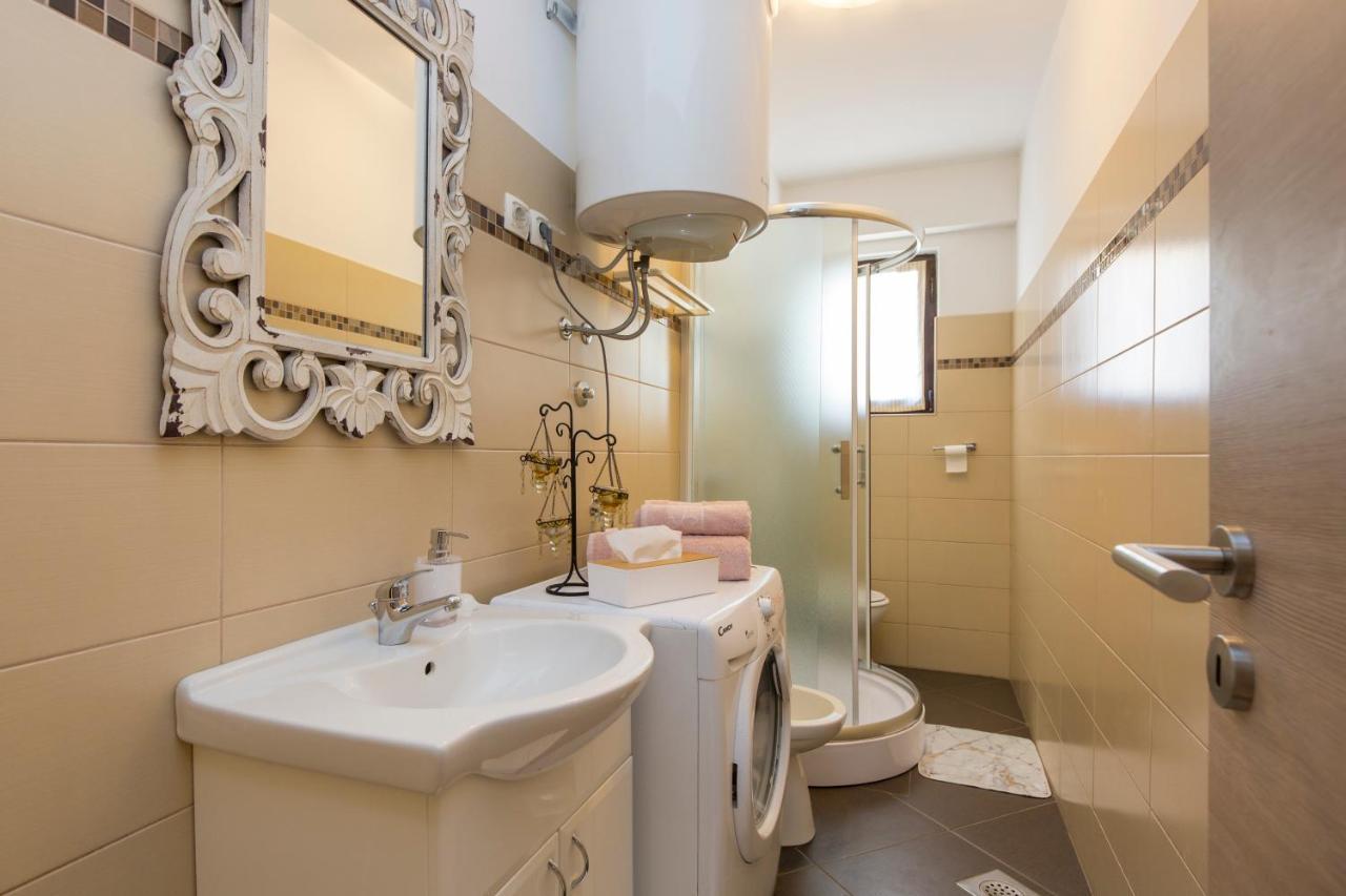 Apartmani Xenia & Desiderio Buzet Dış mekan fotoğraf